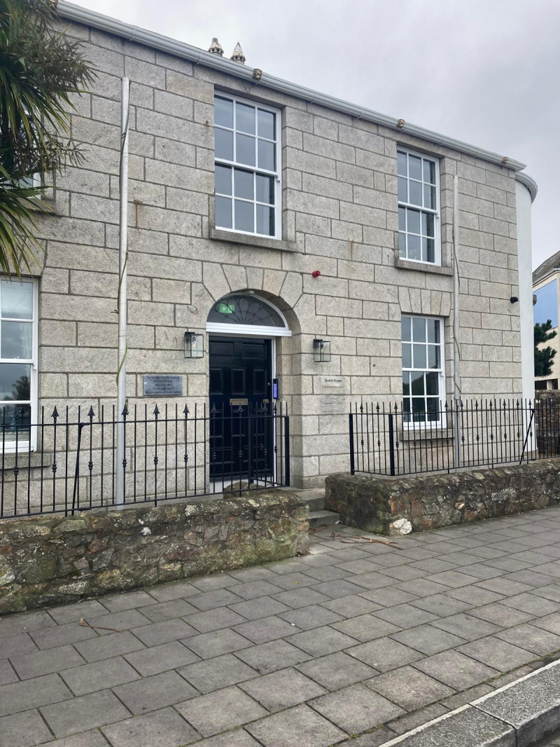 Dublin home painting - window frame painting, eaves and base of house painted by Abhaile Decorators, Robert Hanvey, Ireland