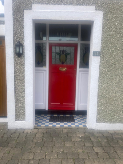 Red outside door close up - Home painting and decorating by Abhaile Decorators, Dublin, Ireland Red outside door close up - Home painting and decorating by Abhaile Decorators, Dublin, Ireland